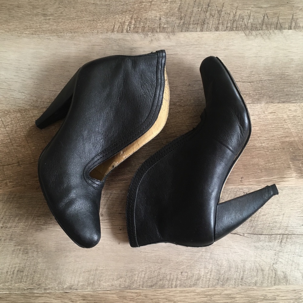 Seychelles black leather v cut out booties